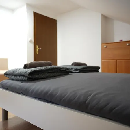 And Bis Trnovska Vas