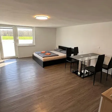 Inn And Bis Trnovska Vas