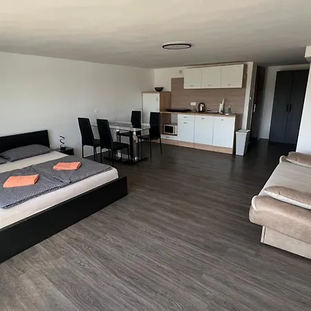 And Bis 3* Trnovska Vas