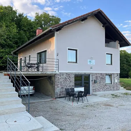 Inn And Bis Trnovska Vas