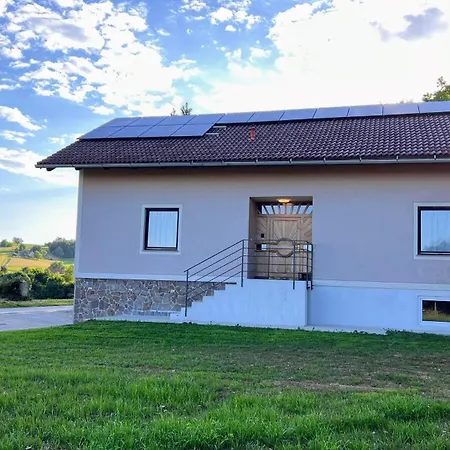 Inn And Bis Trnovska Vas