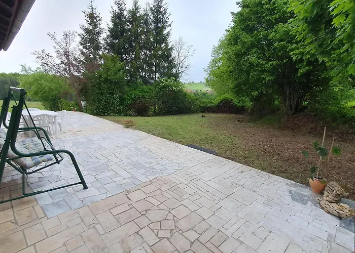 And Bis بيت ريفي