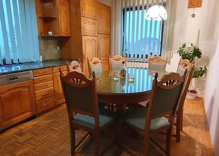 بيت ريفي And Bis