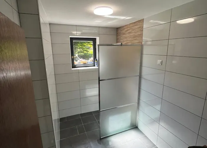 And Bis Trnovska Vas