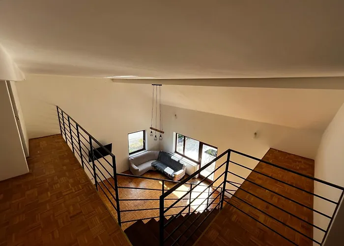 And Bis بيت ريفي 3*