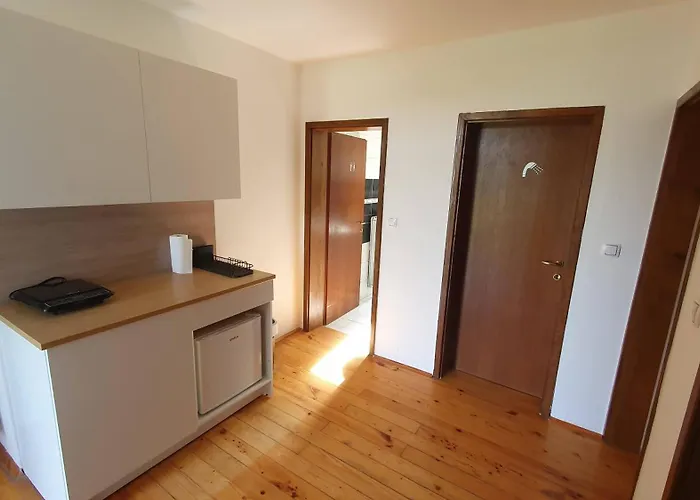 بيت ريفي And Bis Trnovska Vas