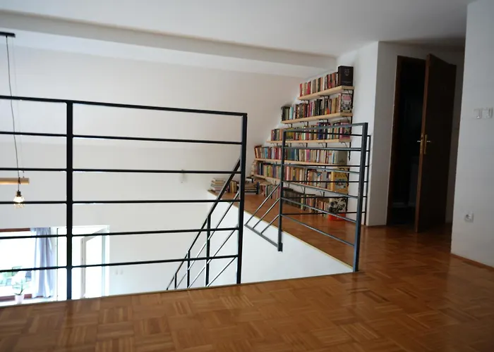 بيت ريفي And Bis