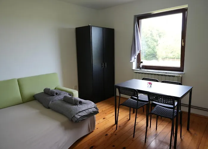 And Bis بيت ريفي