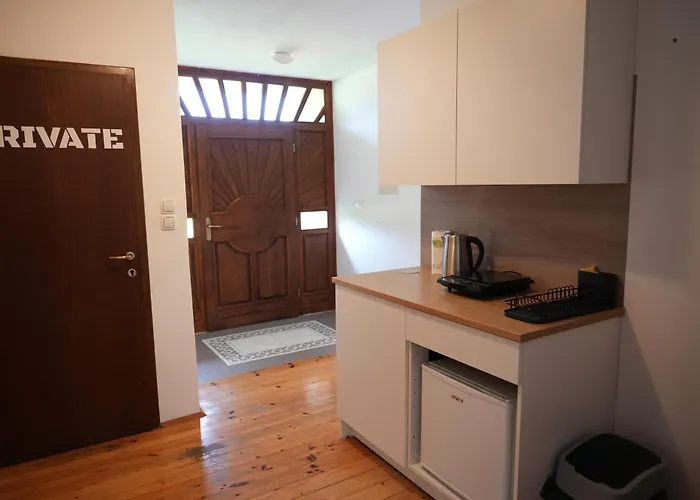 بيت ريفي And Bis Trnovska Vas