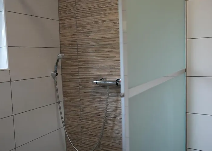 بيت ريفي And Bis Trnovska Vas