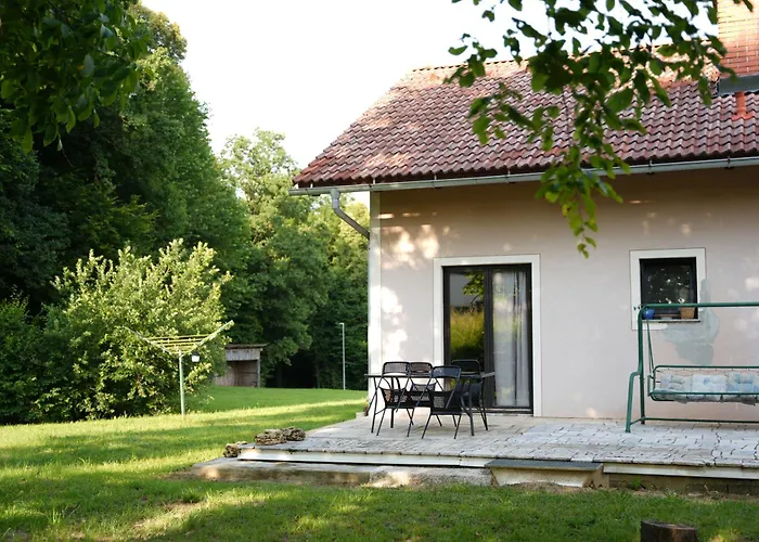 بيت ريفي And Bis Trnovska Vas