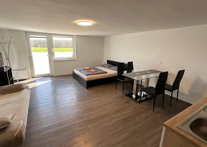 بيت ريفي And Bis Trnovska Vas