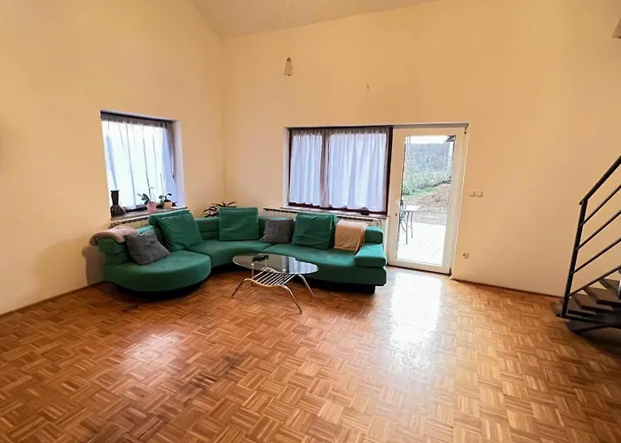 And Bis Trnovska Vas